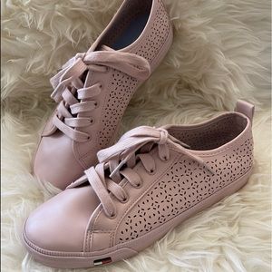 Tommy Hilfiger millennial / blush pink lace up sneakers TWLANIBEL 2-R